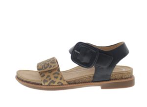 Claire Leopard
